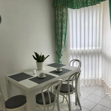 Sup Apartman- A Calm Place In Vibrating アパート *